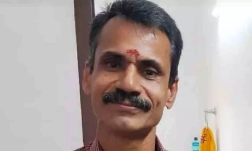 ആലപ്പുഴ സി.ജെ.എം കോടതിയിൽ ജീവനക്കാരൻ തൂങ്ങി മരിച്ച നിലയിൽ