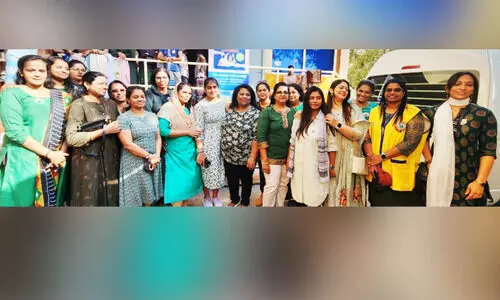 വേ​ൾ​ഡ് മ​ല​യാ​ളി കൗ​ൺ​സി​ൽ വ​നി​ത വി​ഭാ​ഗം ഭ​ക്ഷ്യ​ക്കി​റ്റ്​ വി​ത​ര​ണം