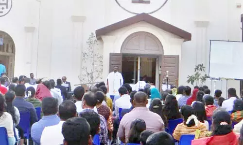 യാ​ത്ര​ക്കാ​ർ​ക്ക്​ ഇ​ഫ്​​താ​ർ വി​ഭ​വ​ങ്ങ​ളു​മാ​യി ഉ​ത്ത​ര മേ​ഖ​ല ഗ​വ​ർ​ണ​റേ​റ്റ്​