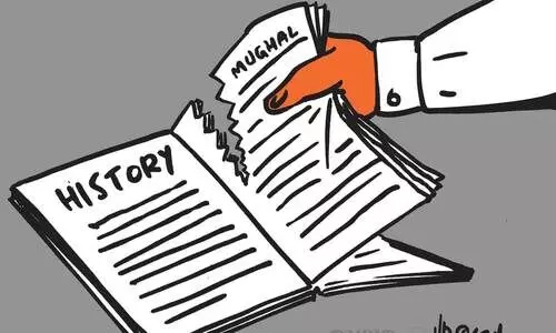 തിരുത്തി വികലമാക്കിയ പാഠപുസ്തകങ്ങളിൽ പേരു വെക്കരുതെന്ന്​ 33 അക്കാദമിക പ്രമുഖർ