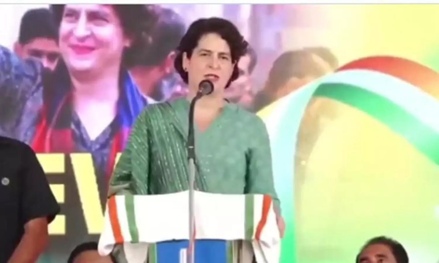 വയനാട്ടിലേക്കുള്ള വരവ് വികാരഭരിതം, നിങ്ങളാണ് ഞങ്ങളുടെ കുടുംബം -പ്രിയങ്ക ഗാന്ധി