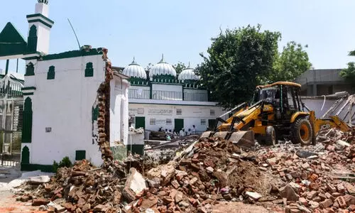 ഡൽഹിയിൽ രണ്ടര നൂറ്റാണ്ട് പഴക്കമുള്ള പള്ളിയുടെ ഭാഗം ഇടിച്ചുനിരത്തി