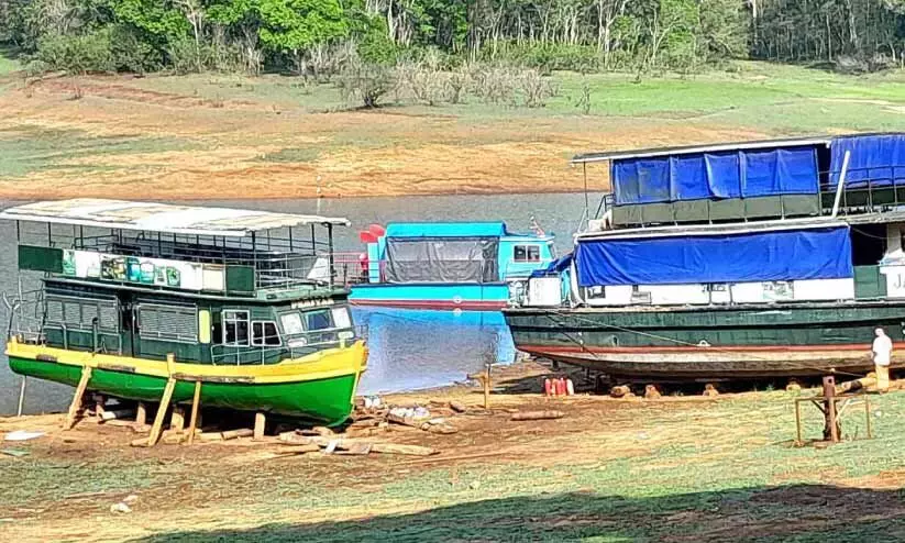 തേക്കടിയിൽ ബോട്ട്​ അറ്റകുറ്റപ്പണി വൈകി; സഞ്ചാരികൾക്ക് ദുരിതം
