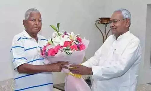Nitish meets Lalu Yadav