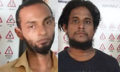 കഞ്ചാവുമായി രണ്ട് യുവാക്കൾ പിടിയിൽ കഞ്ചാവുമായി രണ്ട് യുവാക്കൾ പിടിയിൽ