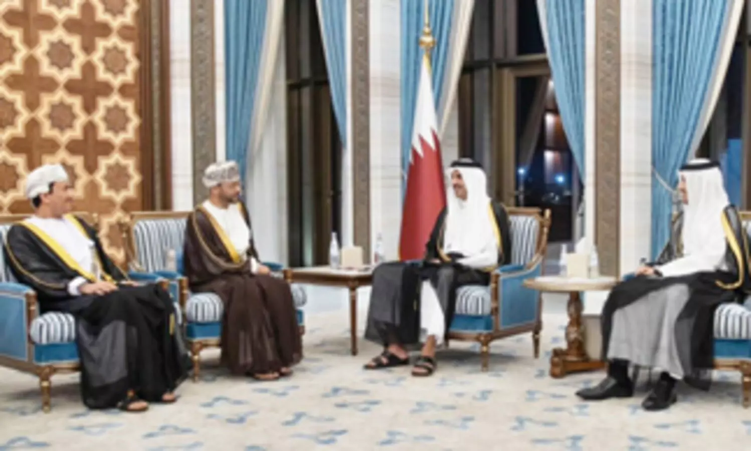 വി​ദേ​ശ​കാ​ര്യ മ​ന്ത്രി ഖ​ത്ത​ർ അ​മീ​റു​മാ​യി കൂ​ടി​ക്കാ​ഴ്ച   ന​ട​ത്തി