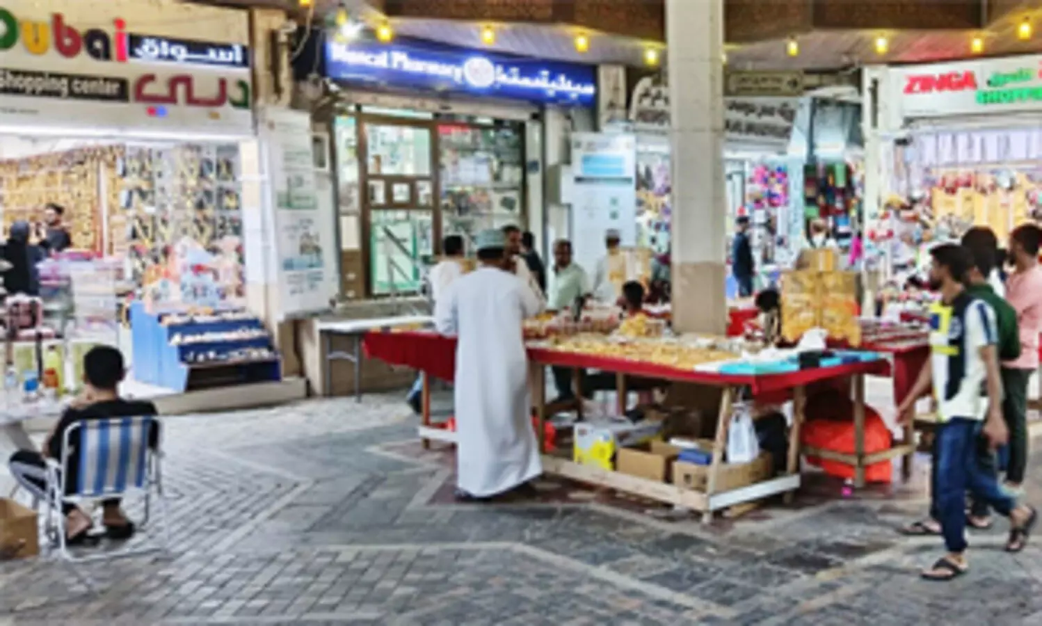 പെ​രു​ന്നാ​ൾ;  ഉ​ണ​ർ​വ്​ പ്ര​തീ​ക്ഷി​ച്ച്​ മ​ത്ര സൂ​ഖ്