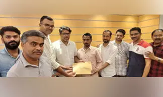 ക​ണ്ണ​ന് നാ​ട​ണ​യാ​ന്‍ തു​ണ​യാ​യി റാ​ക് കെ.​എം.​സി.​സി