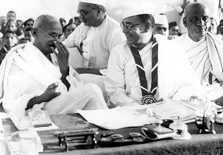 മഹാത്മാഗാന്ധി, സുഭാഷ് ചന്ദ്രബോസ്, സർദാർ വല്ലഭ്ഭായ് പട്ടേൽ മഹാത്മാഗാന്ധി, സുഭാഷ് ചന്ദ്രബോസ്, സർദാർ വല്ലഭ്ഭായ് പട്ടേൽ