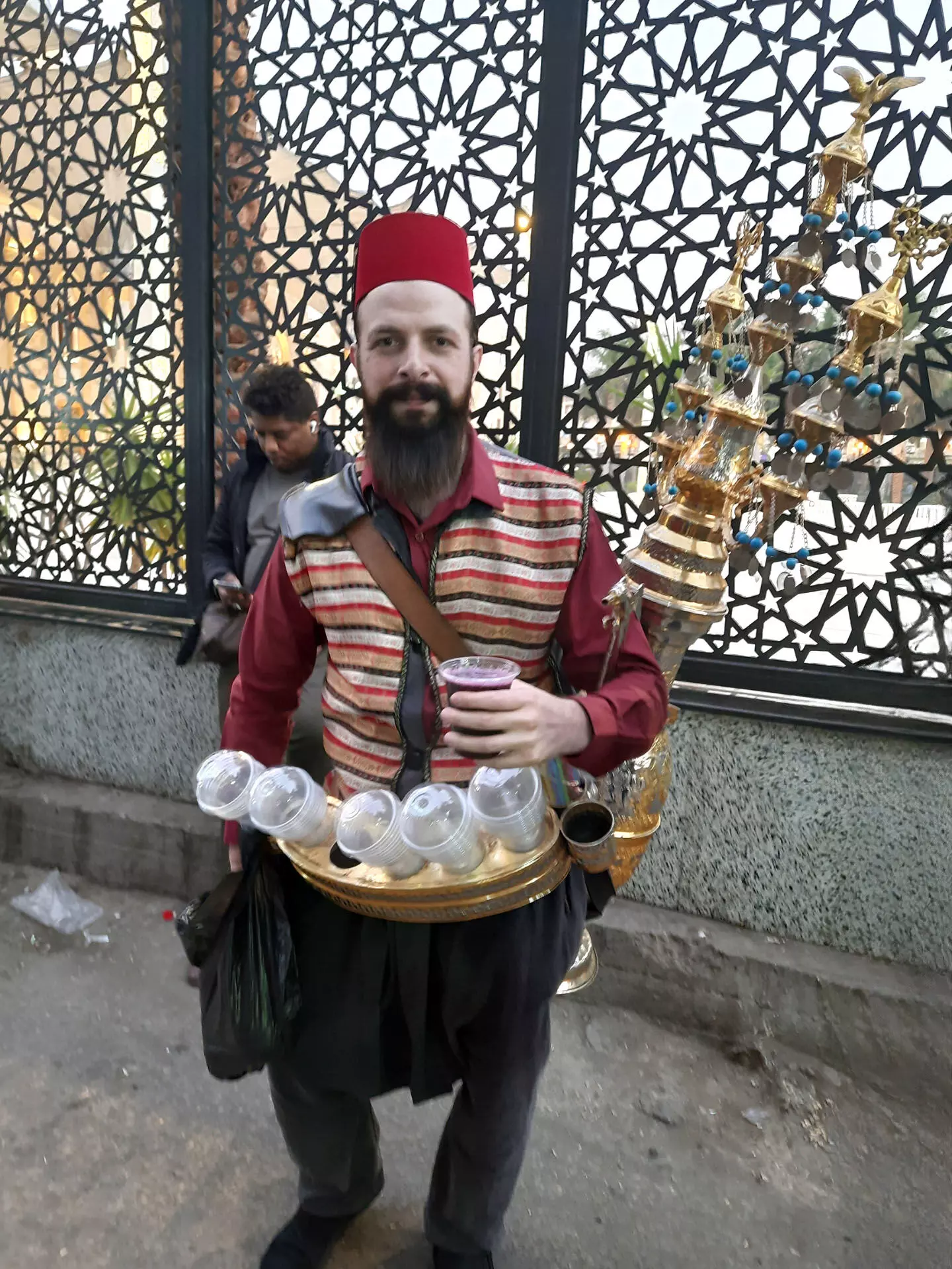 ഇ​ബാ​ദ്, ജ്യൂ​സ് വി​ൽ​പ​ന​ക്കാ​ര​ൻ