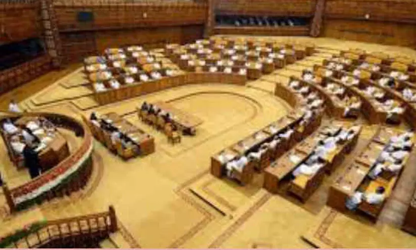 മാധ്യമങ്ങൾക്ക് നോട്ടീസ് നൽകിയ നിയമസഭാ സെക്രട്ടേറിയറ്റിന്റെ നടപടി പിൻവലിക്കണമെന്ന് പത്രപ്രവർത്തക യൂനിയൻ മാധ്യമങ്ങൾക്ക് നോട്ടീസ് നൽകിയ നിയമസഭാ സെക്രട്ടേറിയറ്റിന്റെ നടപടി പിൻവലിക്കണമെന്ന് പത്രപ്രവർത്തക യൂനിയൻ