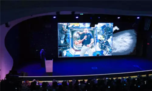 അതിശയകരം ഭൂമി; നാം സംരക്ഷിക്കണം   -അൽ നിയാദി