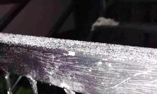 ബി.​പി.​സി.​എ​ൽ റി​ഫൈ​ന​റി​ക്ക് സ​മീ​പ​ത്തെ വീടുകളിൽ വെളുത്ത പൊടി; പരിഭ്രാന്തരായി നാട്ടുകാർ