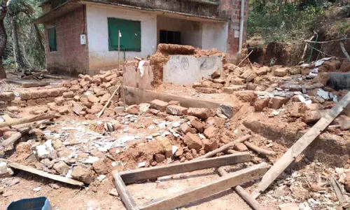 വീടിന്റെ ചുമർ വീണ് നാലു കുട്ടികൾക്ക് പരിക്ക്; രണ്ടുപേരുടെ നില ഗുരുതരം