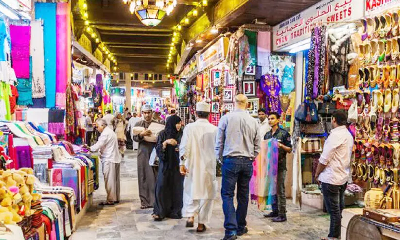 പെരുന്നാൾ അവധി അഞ്ചു ദിവസം ; ഓഫിസുകളിൽ ഹാജർ കുറയും പെരുന്നാൾ അവധി അഞ്ചു ദിവസം ; ഓഫിസുകളിൽ ഹാജർ കുറയും