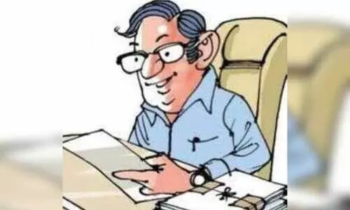 മേൽമുറിയിൽ വില്ലേജ് ഓഫിസറില്ല; അപേക്ഷകർ വലയുന്നു മേൽമുറിയിൽ വില്ലേജ് ഓഫിസറില്ല; അപേക്ഷകർ വലയുന്നു