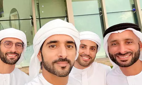 ക്ലാ​സ്​​മേ​റ്റ്​​സി​നൊ​പ്പം ഹം​ദാ​ൻ​; സെ​ൽ​ഫി വൈ​റ​ൽ