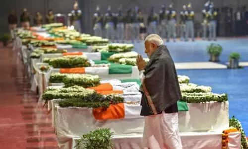 ‘ധീരജവാന്മാരുടെ രക്തസാക്ഷിത്വത്തിന് ഉത്തരവാദി ആര്​?’; സത്യപാൽ മാലികിന്റെ വെളിപ്പെടുത്തലിൽ രൂക്ഷ പ്രതികരണവുമായി പ്രതിപക്ഷം