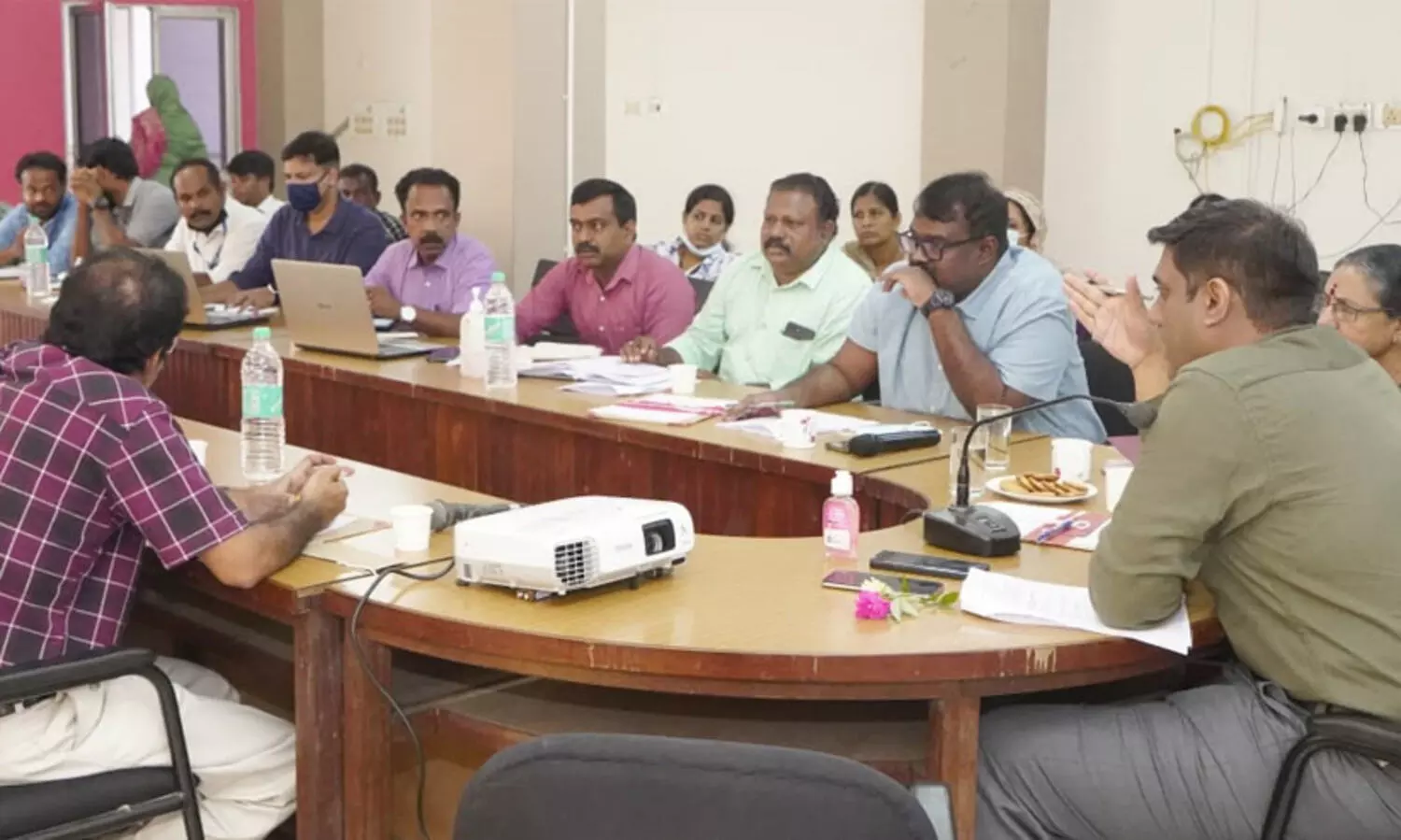 കളമശേരി മെഡിക്കല്‍ കോളജ്: നിർമാണ പ്രവര്‍ത്തനം സമയബന്ധിതമായി പൂര്‍ത്തിയാക്കണമെന്ന് കലക്ടര്‍