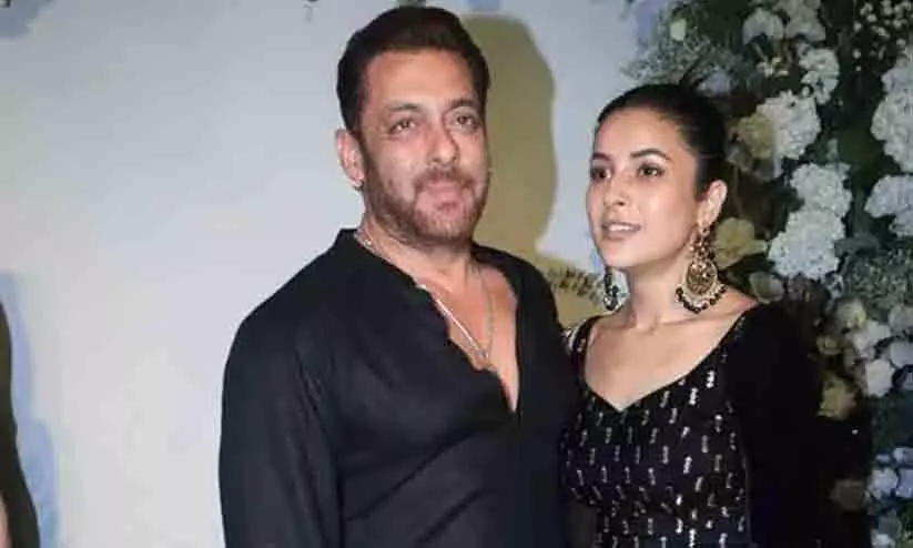 Shehnaaz Gill React to Salman Khan have a rule against girls wearing low necklines on sets