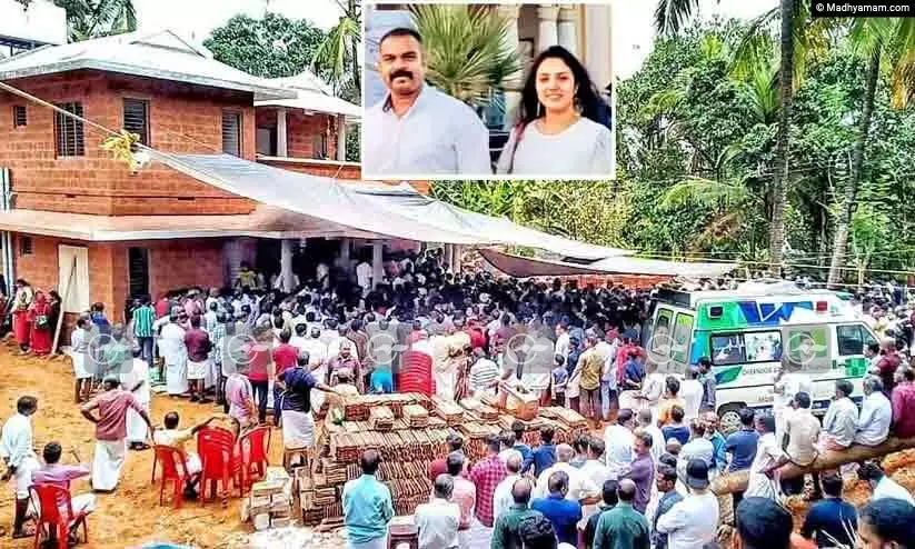 പുതിയ വീട്ടിൽ റിജേഷും ജിഷിയും എത്തി, ചേതനയറ്റ്....