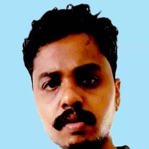 വാ​ഹ​നാ​പ​ക​ട​ത്തി​ൽ പ​രി​ക്കേ​റ്റ യു​വാ​വ് മ​രി​ച്ചു