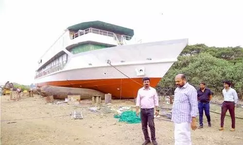 ആഡംബര നൗക ‘ക്ലാസിക് ഇംപീരിയൽ മന്ത്രി സന്ദര്‍ശിച്ചു