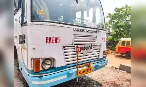 പത്തനംതിട്ട കെ.എസ്.ആർ.ടി.സി സ്റ്റാൻഡിൽ ആക്രമണം; ബസിന്റെ ലൈറ്റുകൾ അടിച്ചുപൊട്ടിച്ചു