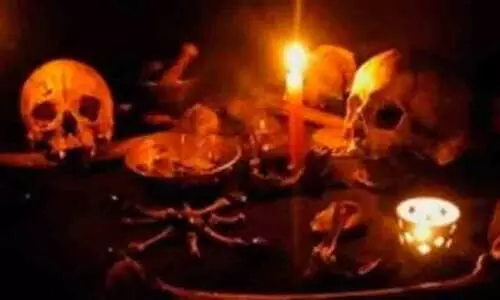 A couple cut their own throats for human sacrifice