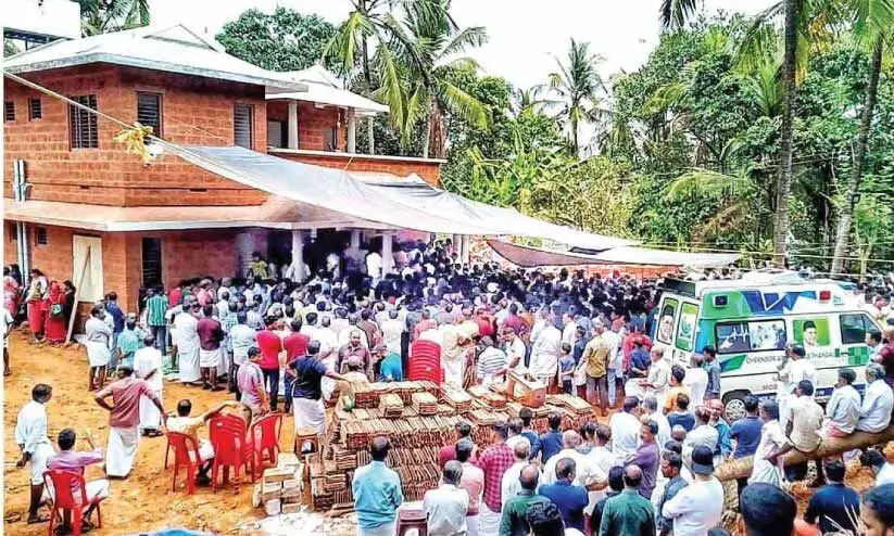 റിജേഷും ജിഷിയും പുതുവീട്ടിലെത്തി; അന്ത്യയാത്രക്കായി