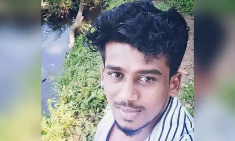 അഖിലിന്​ വേണം കരുണയുടെ കൈത്താങ്ങ്