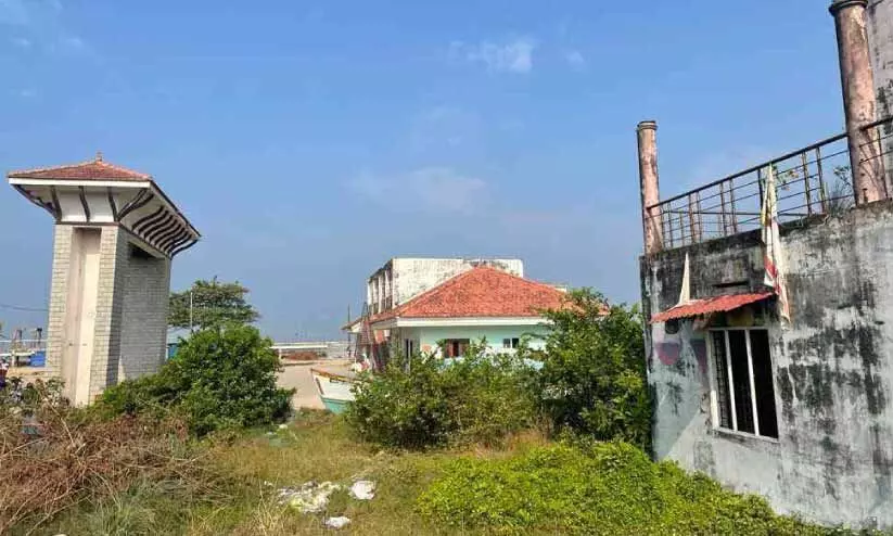 അന്ധകാരനഴി ടൂറിസം പദ്ധതി ഇരുൾ മൂടി; നോക്കാനാരുമില്ല