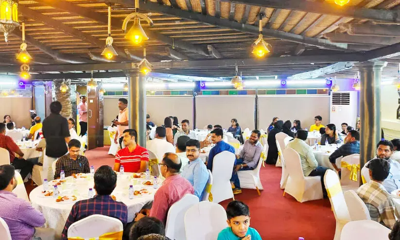 മലയാളി സെയിൽസ് ടീം ഇഫ്താർ സംഗമം മലയാളി സെയിൽസ് ടീം ഇഫ്താർ സംഗമം