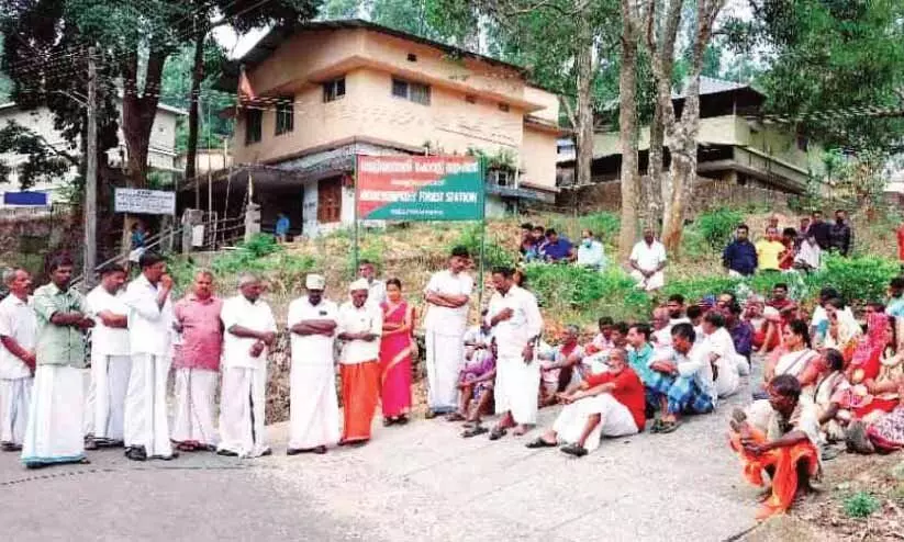 അ​രി​ക്കൊ​മ്പ​ൻ; നെ​ല്ലി​യാ​മ്പ​തി​യി​ൽ സ​ർ​വ​ക​ക്ഷി  ഹ​ർ​ത്താ​ൽ പൂ​ർ​ണം