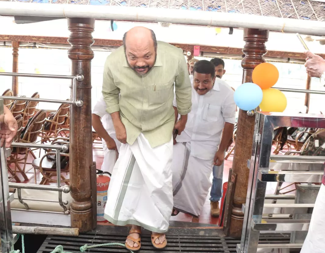 വിനോദസഞ്ചാരികളെ ആകർഷിക്കാൻ വിവിധ തലത്തിലുള്ള വികസനമാണ് നടപ്പാക്കുന്നതെന്ന് പി. രാജീവ് വിനോദസഞ്ചാരികളെ ആകർഷിക്കാൻ വിവിധ തലത്തിലുള്ള വികസനമാണ് നടപ്പാക്കുന്നതെന്ന് പി. രാജീവ്