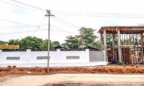 പരിസരവാസികൾക്ക് ദുരിതമായി ജില്ല കോഴി വളർത്തൽ കേന്ദ്രം