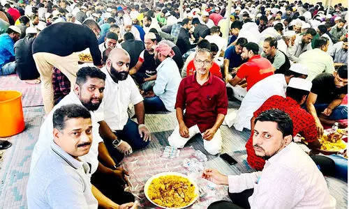 പ്ര​വാ​സി​ക​ൾ​ക്ക് ആ​ശ്വാ​സ​മാ​യി ഖ​ദ​റ​യി​ലെ ഇ​ഫ്താ​ർ