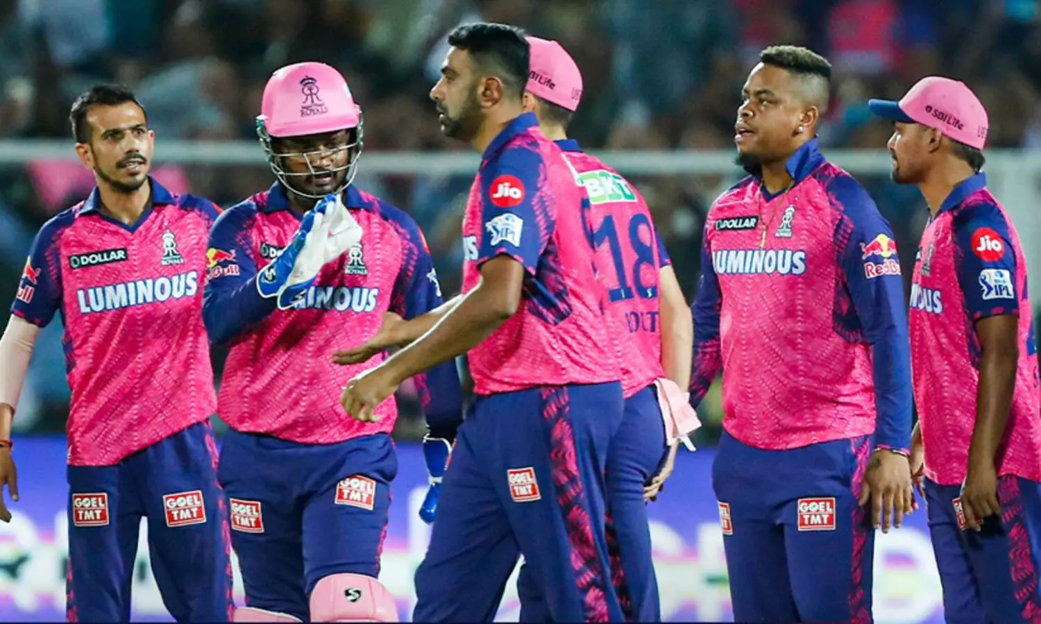 ലഖ്നൗവിനെ വെള്ളം കുടിപ്പിച്ച് രാജസ്ഥാൻ ബൗളർമാർ; സഞ്ജു പടക്ക് ജയിക്കാൻ 155