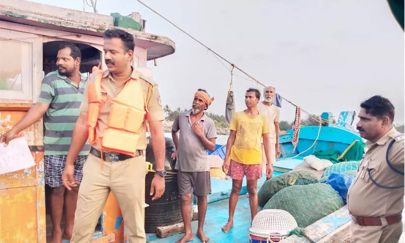 ‘സാഗർ കവച്’ മോക്ഡ്രില്ലിൽ യാനങ്ങൾ പരിശോധന നടത്തി