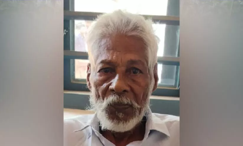 മകളുടെ ഭർത്താവിനെ വടികൊണ്ട് എറിഞ്ഞ് പല്ലുകൊഴിച്ച കേസിൽ പ്രതിയെ ജയിലിലേക്കയച്ചു മകളുടെ ഭർത്താവിനെ വടികൊണ്ട് എറിഞ്ഞ് പല്ലുകൊഴിച്ച കേസിൽ പ്രതിയെ ജയിലിലേക്കയച്ചു