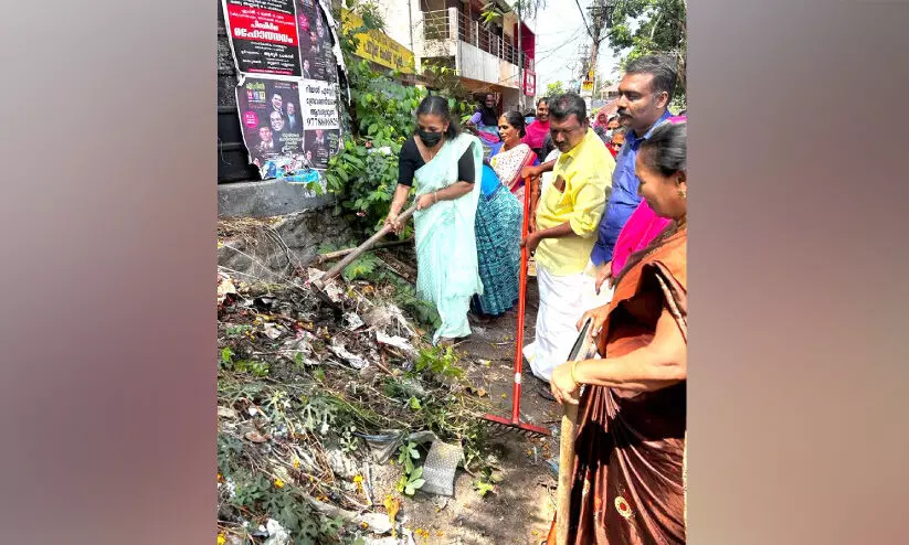 മഴക്കാല പൂർവ ശുചീകരണം ആരംഭിച്ചു മഴക്കാല പൂർവ ശുചീകരണം ആരംഭിച്ചു