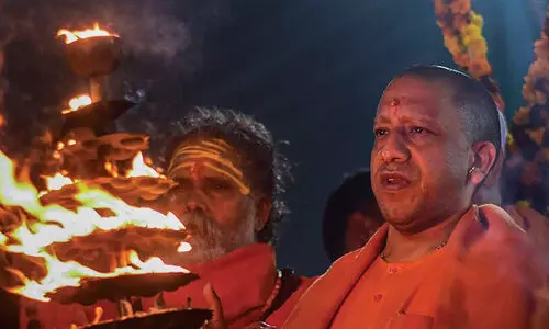 യോഗിയുടെ കൊലക്കളങ്ങളിൽ നടപ്പാകുന്ന പ്രാകൃത രാഷ്ട്രീയം യോഗിയുടെ കൊലക്കളങ്ങളിൽ നടപ്പാകുന്ന പ്രാകൃത രാഷ്ട്രീയം