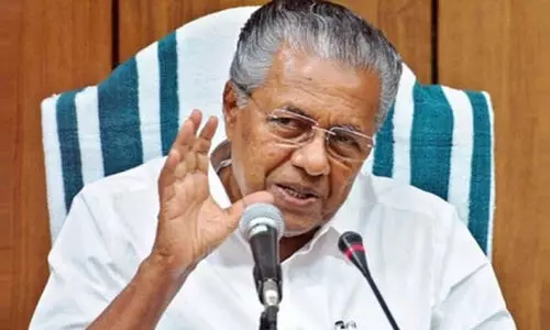 ഫയലുകൾ ജീവകാരുണ്യ മനോഭാവത്തോടെ കൈകാര്യംചെയ്യണമെന്ന് മുഖ്യമന്ത്രി