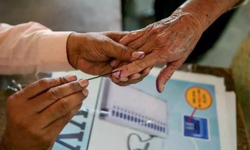 വിരമിച്ച ഉദ്യോഗസ്ഥരെ ബി.എൽ.ഒമാരാക്കുന്നത് വിലക്കി