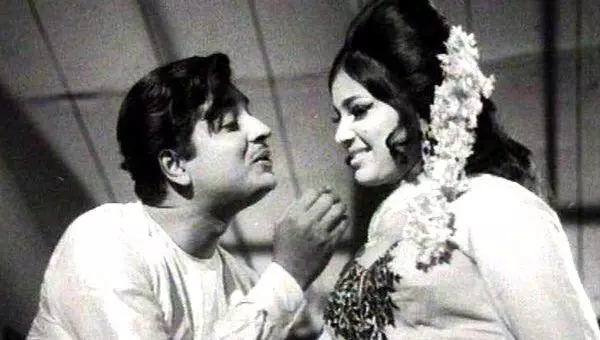 അ​​ർ​​ജു​​ന​​നാ​​യ് ഞാ​​ൻ, അ​​വ​​ൾ ഉ​​ത്ത​​ര​​യാ​​യി -എ​​ന്തു​​കൊ​​ണ്ട്?