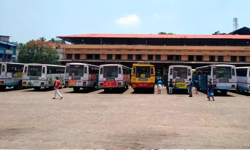 കെ.എസ്.ആർ.ടി.സി: സംയുക്ത സമര സമിതിയുമായി നടത്തിയ ചര്ച്ച പരാജയം കെ.എസ്.ആർ.ടി.സി: സംയുക്ത സമര സമിതിയുമായി നടത്തിയ ചര്ച്ച പരാജയം
