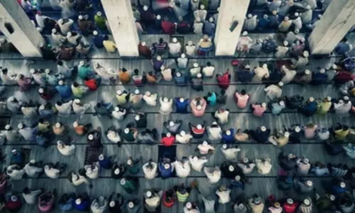 സു​ന്നീ ഔ​ഖാ​ഫി​ന്​ കീ​ഴി​ൽ ഈ​ദ്​ ഗാ​ഹു​ക​ൾ