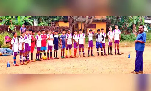 കളിക്കളം വിട്ടകന്ന് സുരേന്ദ്രൻ