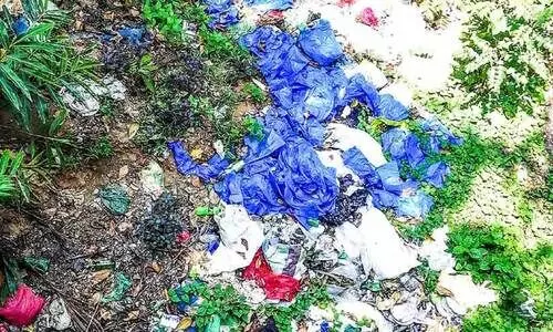 നിരോധനം കർശനം; നാടെങ്ങും പ്ലാസ്റ്റിക് മാലിന്യം