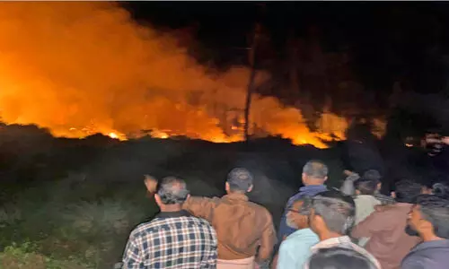 അഴീക്കോട് ചാൽ ബീച്ചിൽ വീണ്ടും തീപിടിത്തം